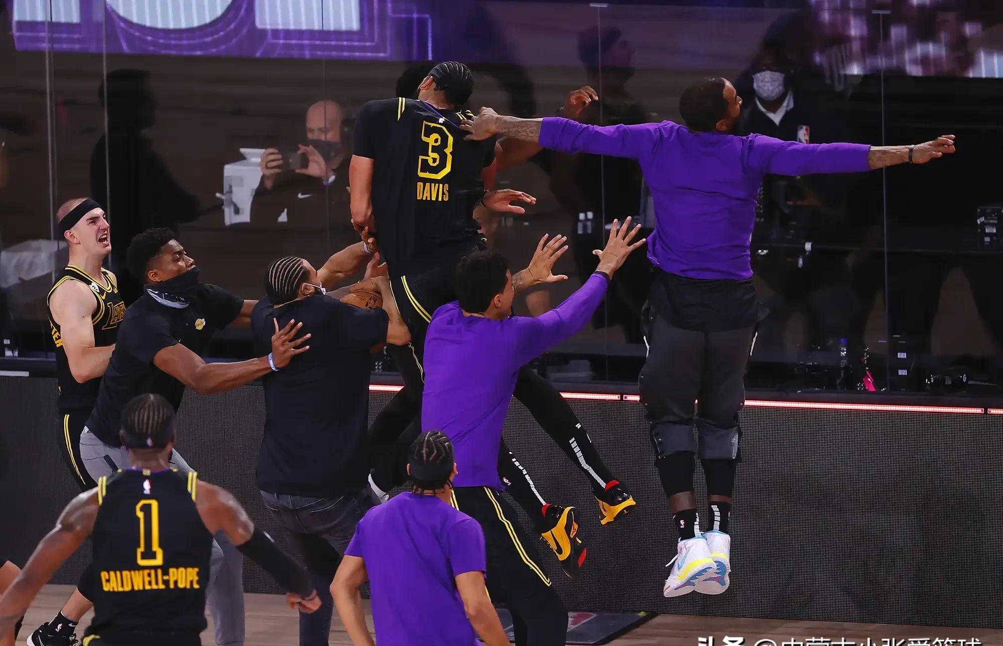 菲尼克斯太阳发布备战花絮，今晨豪取连胜，欧篮联任务艰巨，年轻球员得到机会的简单介绍-爱游戏在线入口